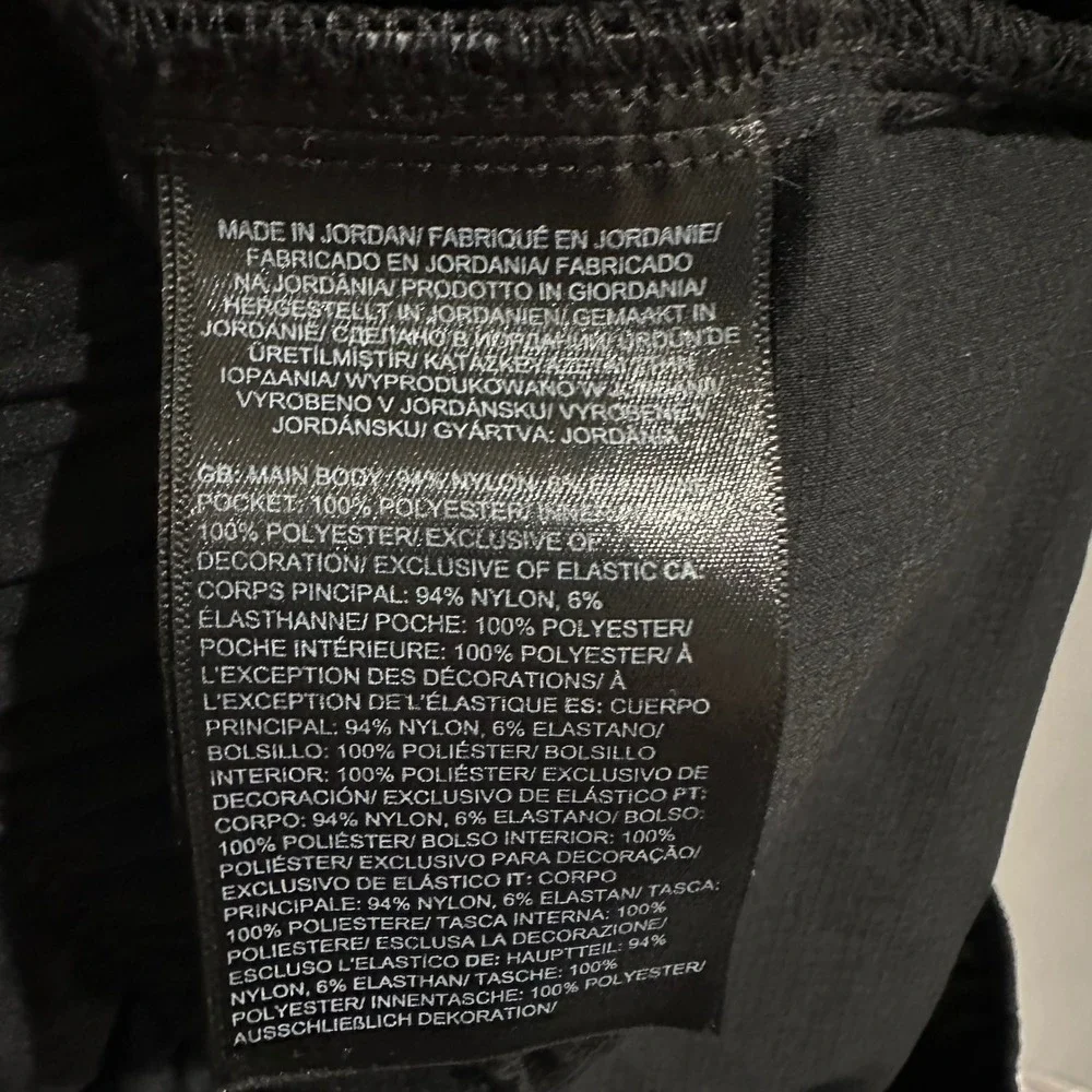 The North Face Black Athletic Shorts Women's Size‎ Small Mesh Pocket Drawstring